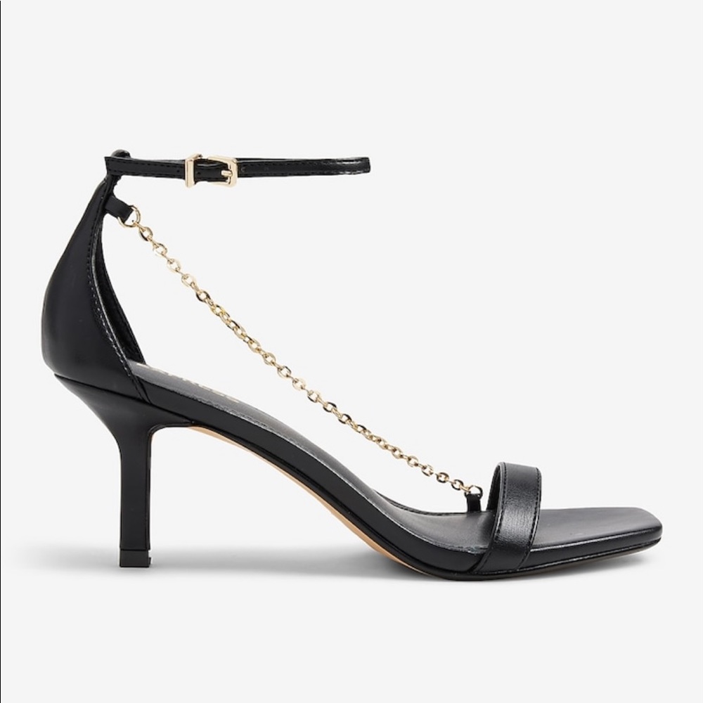Express NWT Chain Heel